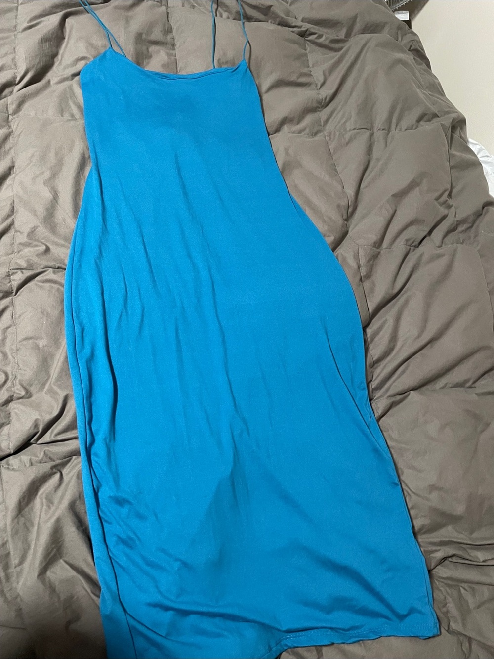 Fashion Nova Teal form fitting long dress size M women’s, spaghetti straps, slit
